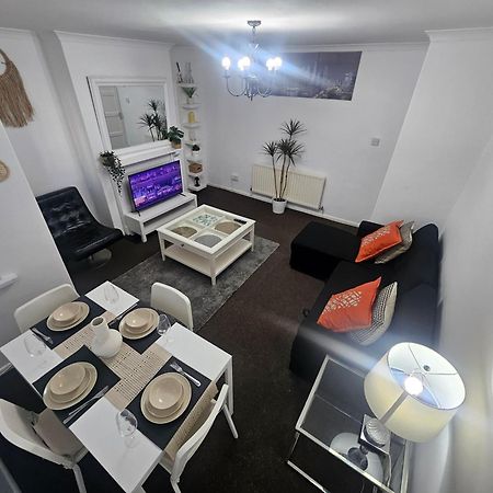 Nariken Apartments, Кардиф Екстериор снимка