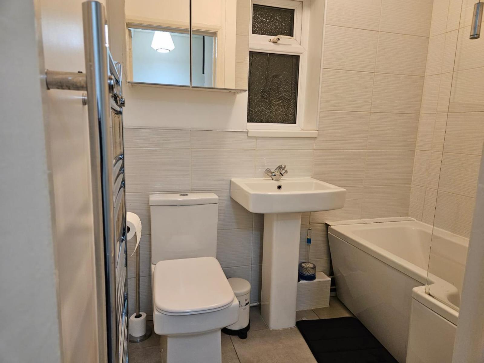 Nariken Apartments, Кардиф Екстериор снимка