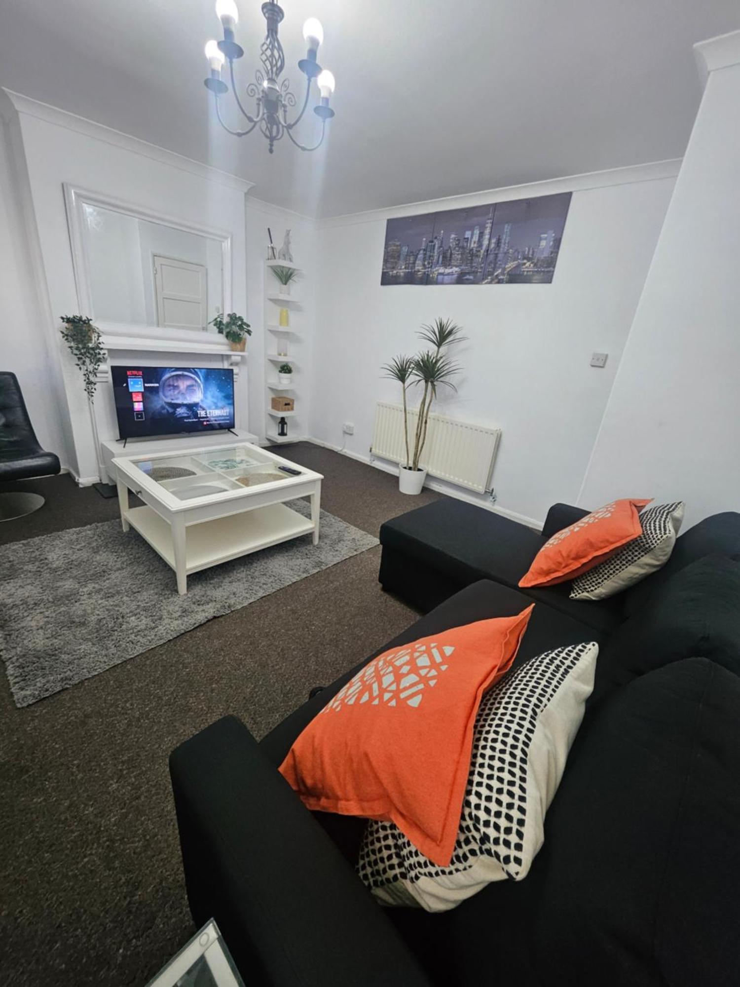 Nariken Apartments, Кардиф Екстериор снимка